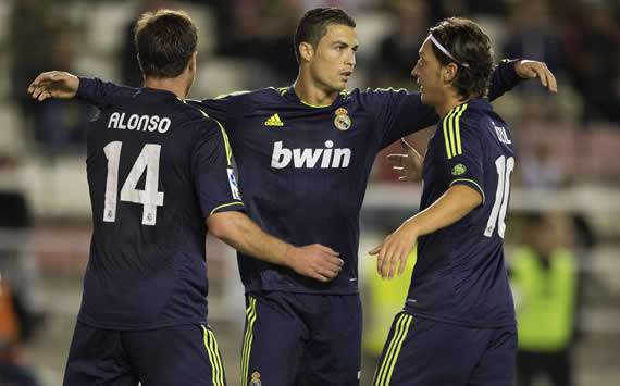 Xabi Alonso, Cristiano Ronaldo, Mesut Ozil, Rayo, Real Madrid