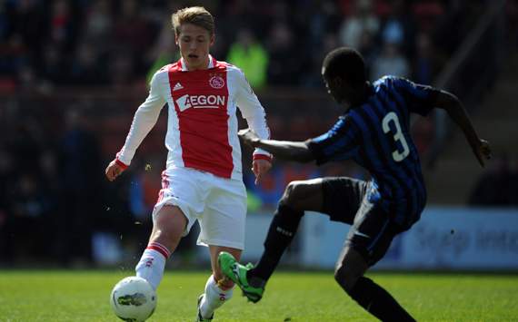 Real Madrid Ikut Terpikat Viktor Fischer