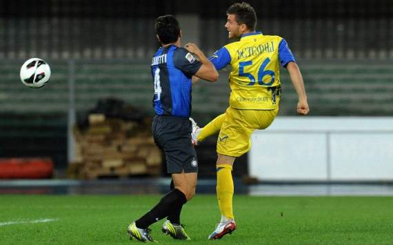 Perparim Hetemaj and Javier Zanetti - Chievo-Inter