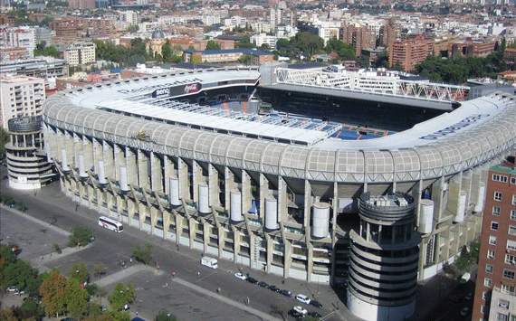 Real Madrid tengah menjajaki kemungkinan menjual nama stadion Santiago Bernabeu
