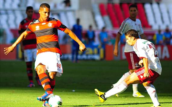 Cleber Santana não joga a toalha por Libertadores: "Difícil, mas não impossível"
