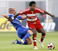 Ligapokal: Bayern - Schalke: Ze Roberto - Ernst