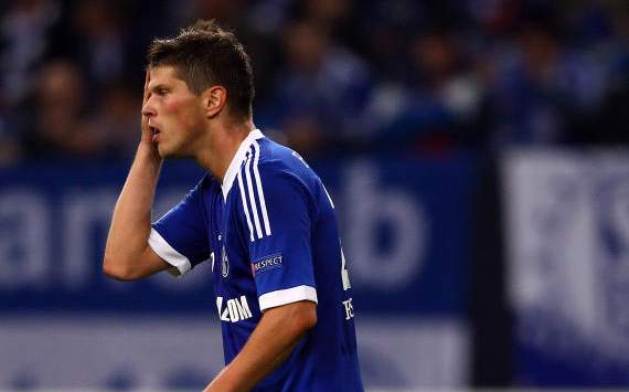 Huntelaar puts Schalke talks on hold