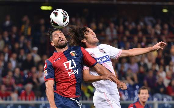Borriello e Garcia in Genoa-Palermo (Serie A)