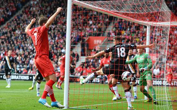 EPL, Southampton v Fulham, Aaron Hughes, Jose Fonte