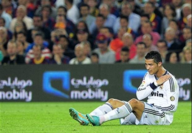 Ronaldo sprains his shoulder in draw at Barcelona