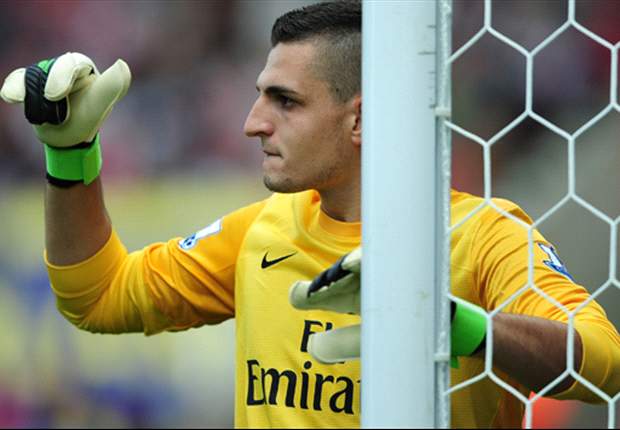 Arsenal goalkeeper Vito Mannone targeted by Napoli