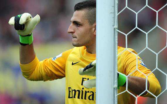 Arsenal goalkeeper Vito Mannone targeted by Napoli