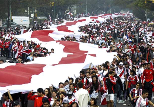 La de River no es la bandera más larga del mundo