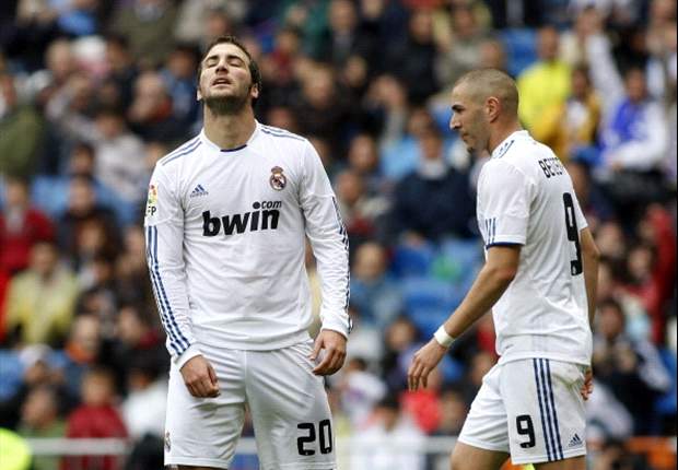 Real Madrid face Benzema & Higuain striker crisis ahead of Manchester United game