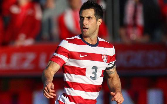 Carlos Bocanegra Absen Enam Pekan