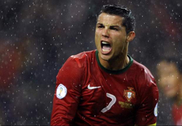 Ronaldo honored by UEFA after winning 100th Portugal cap