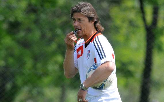 Matías Almeyda: “Veo cosas extrañas”
