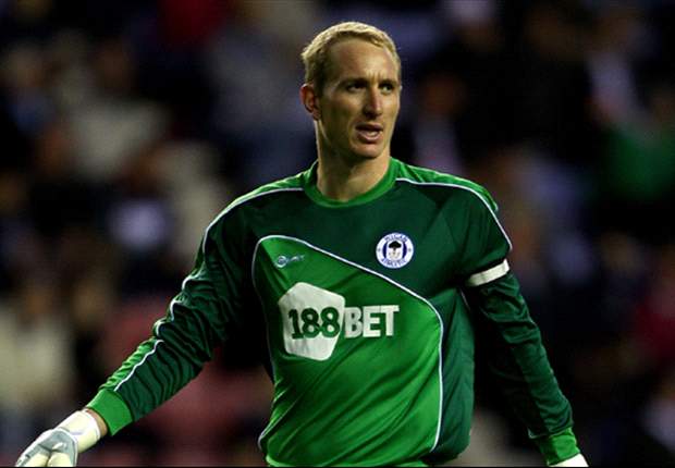Sheffield Wednesday goalkeeper Chris Kirkland attacked by fan in clash with Leeds