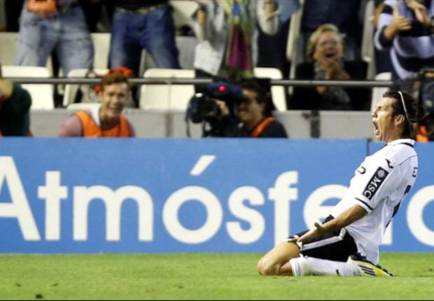 El Valencia firma los goles de Nelson Haedo Valdez por dos años más