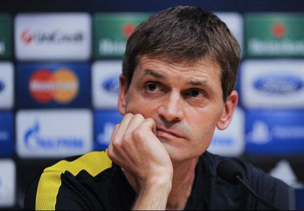 Vilanova salutes Xavi and Casillas