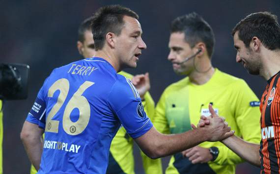UEFA Champions League :  John Terry; Darijo Srna, FC Shakhtar Donetsk v Chelsea FC 