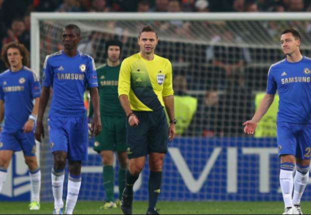 Martin Rogers: Chelsea-Man U clash overshadowed by English soccer's fight against racism