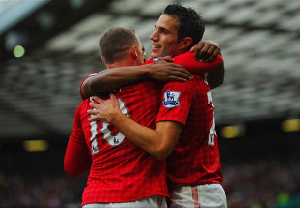 Welbeck or Chicharito: Which Manchester United striker is most under threat?