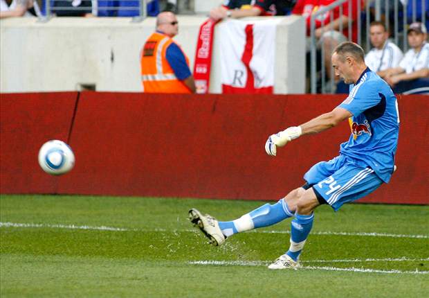Canada international and Montreal Impact goalkeeper Greg Sutton to retire