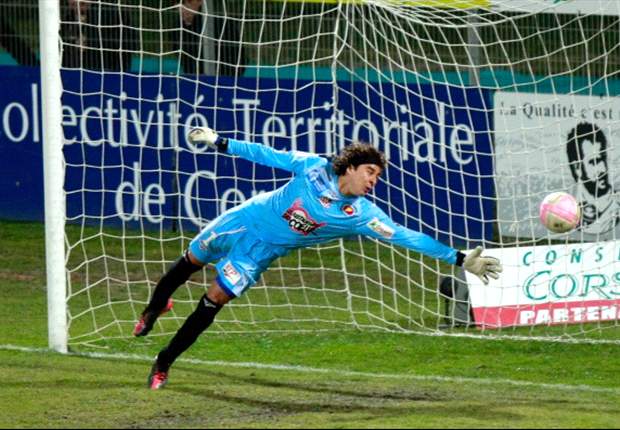 Guillermo Ochoa sueña con la Champions y Brasil