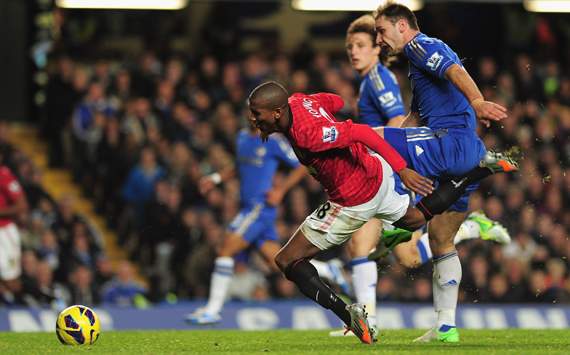 Chelsea to investigate claims object was thrown at steward