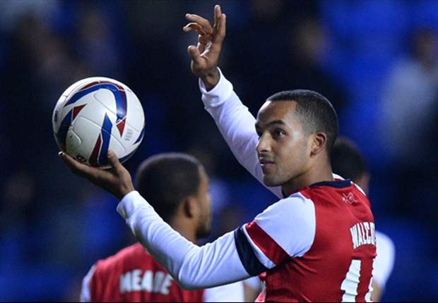 Wenger wants Walcott's Arsenal contract situation resolved by Christmas