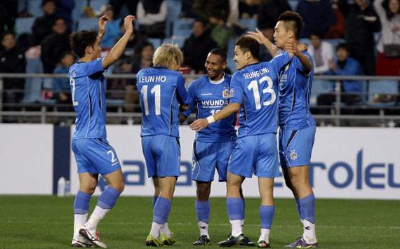 ACL - Ulsan Hyundai celebrate goal