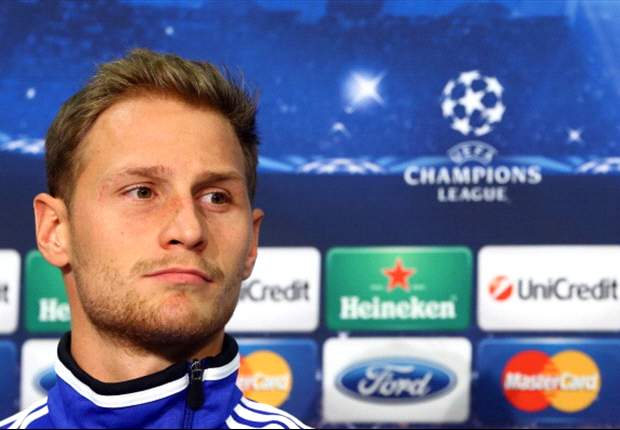 Howedes' future is with Schalke, says Heldt