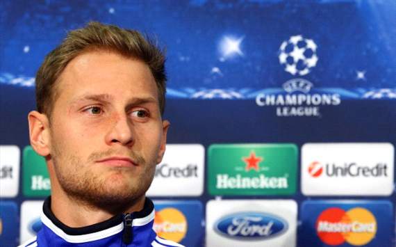 Howedes' future lies with Schalke, says Heldt