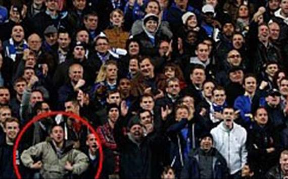 Chelsea FC sanciona al hincha que realizó los gestos racistas