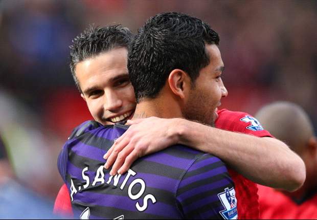 Andre Santos says sorry to Arsenal fans for Van Persie shirt swap
