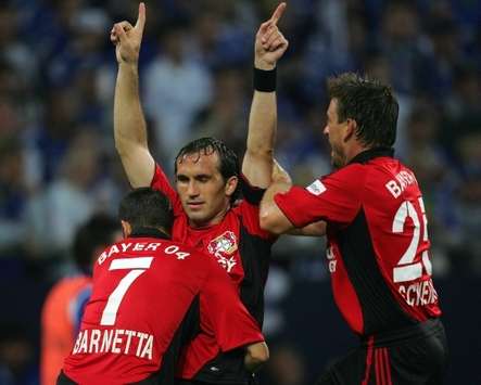 Bundesliga: Schalke - Bayer Leverkusen, Barnetta, Gekas, Schneider (firo)