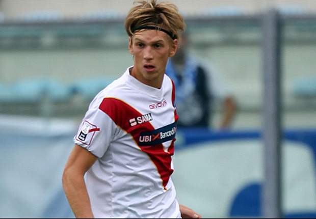 AC Milan & Napoli chase Brescia's Salamon