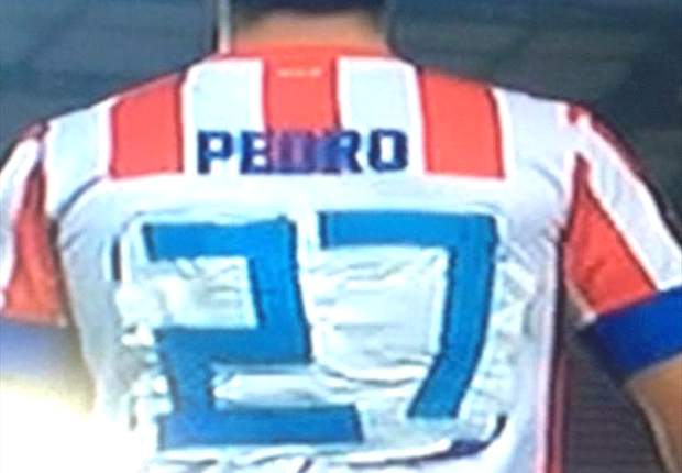 Pedro jugó con un dorsal hecho con esparadrapo