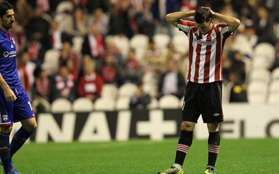 Llorente's problems are affecting everyone at the club, says Aduriz