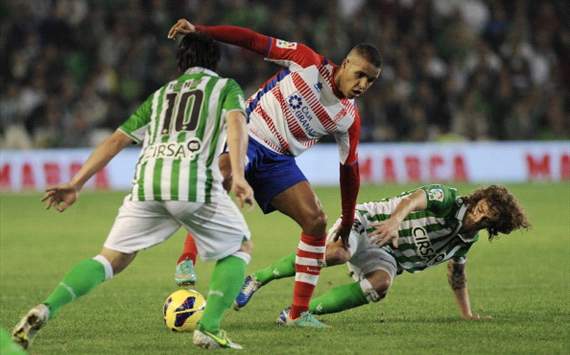 El-Arabi em ação contra o Real Bétis