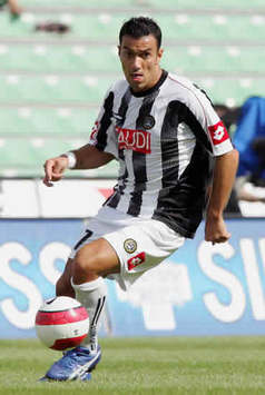 L'attaccante dell'Udinese Fabio Quagliarella in azione (Foto Grazia Neri)