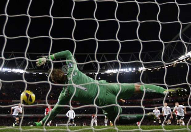 Asians Abroad: Schwarzer makes big save, while Honda finds the post