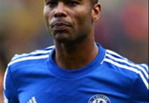 Benitez confirms agreement over new Chelsea deal for Ashley Cole