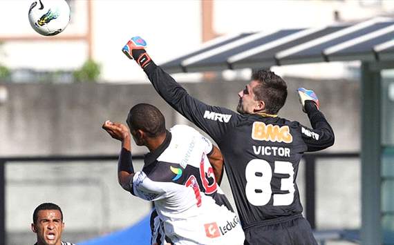 Felipe, do Vasco, ataca arbitragem