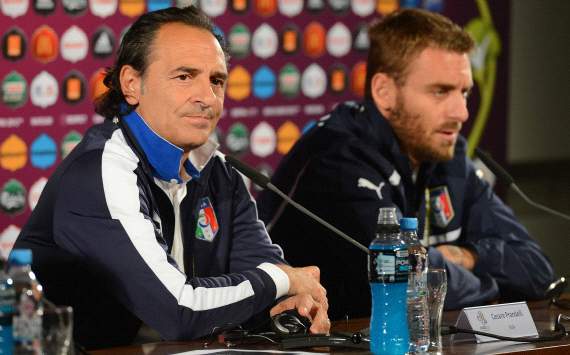 Cesare Prandelli Masih Buka Pintu Buat Daniele De Rossi