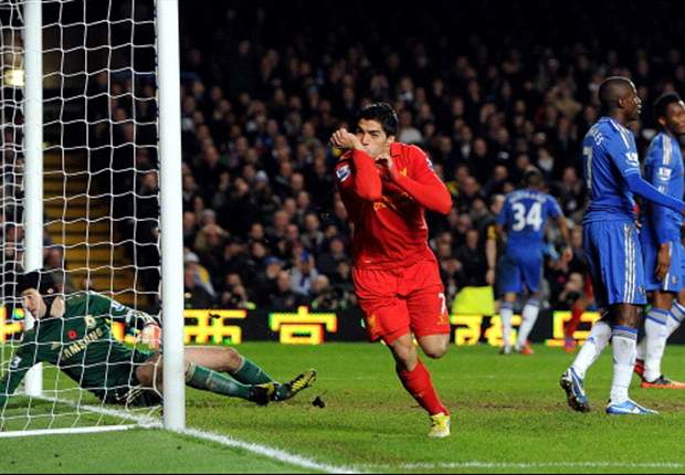 Suarez is the best player in the Premier League, says Liverpool colleague Carragher