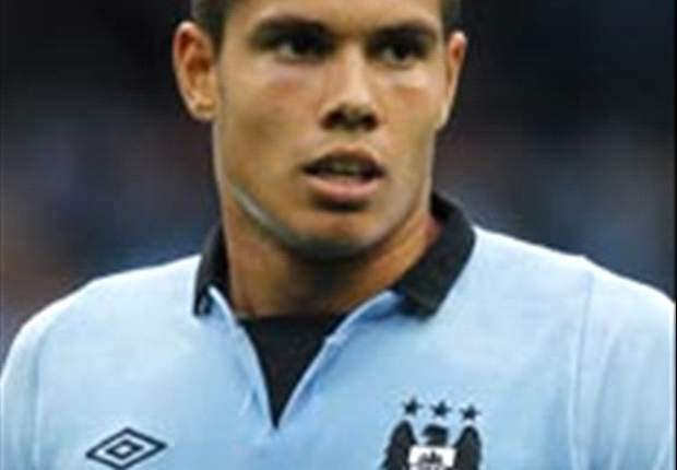 Manchester City midfielder Rodwell returns to full training