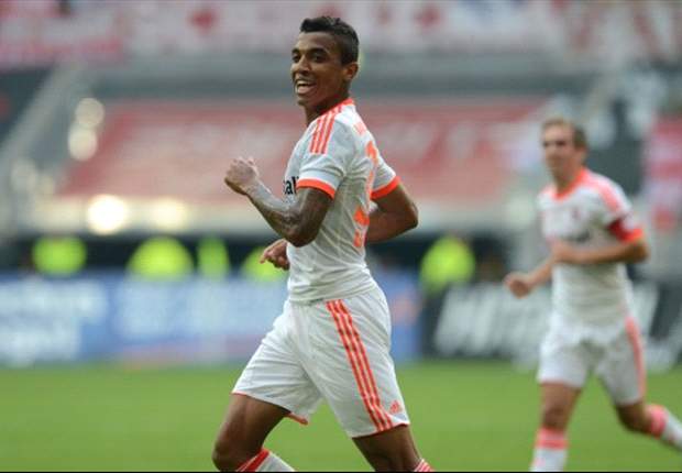 Luiz Gustavo opera virilha e fica afastado do Bayern de Munique