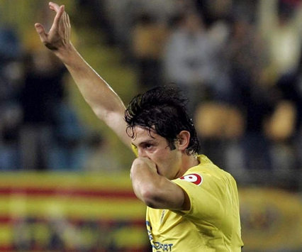Besiktas Sign Nihat Kahveci From Villarreal