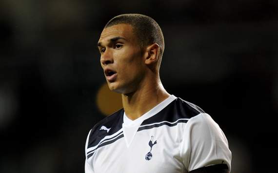 Steven Caulker Enggan Remehkan Stoke City