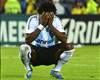 Zé Roberto sente o tornozelo e preocupa