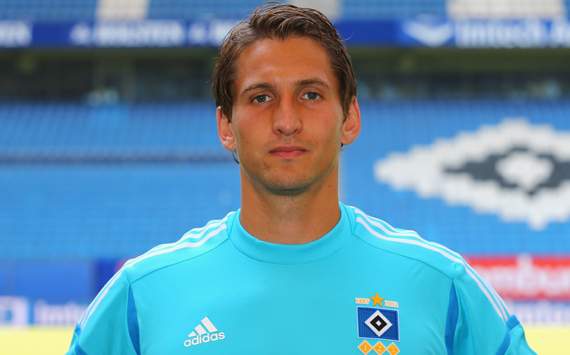 Hamburg's Adler out of Gladbach clash