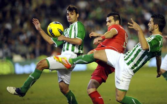 Álvaro Negredo, durante un Betis - Sevilla